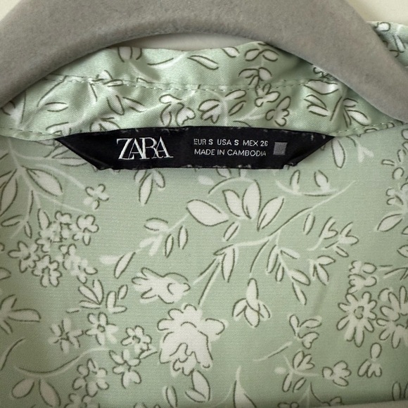 Women’s Green Silk Zara Button Down Blouse - Picture 3 of 4